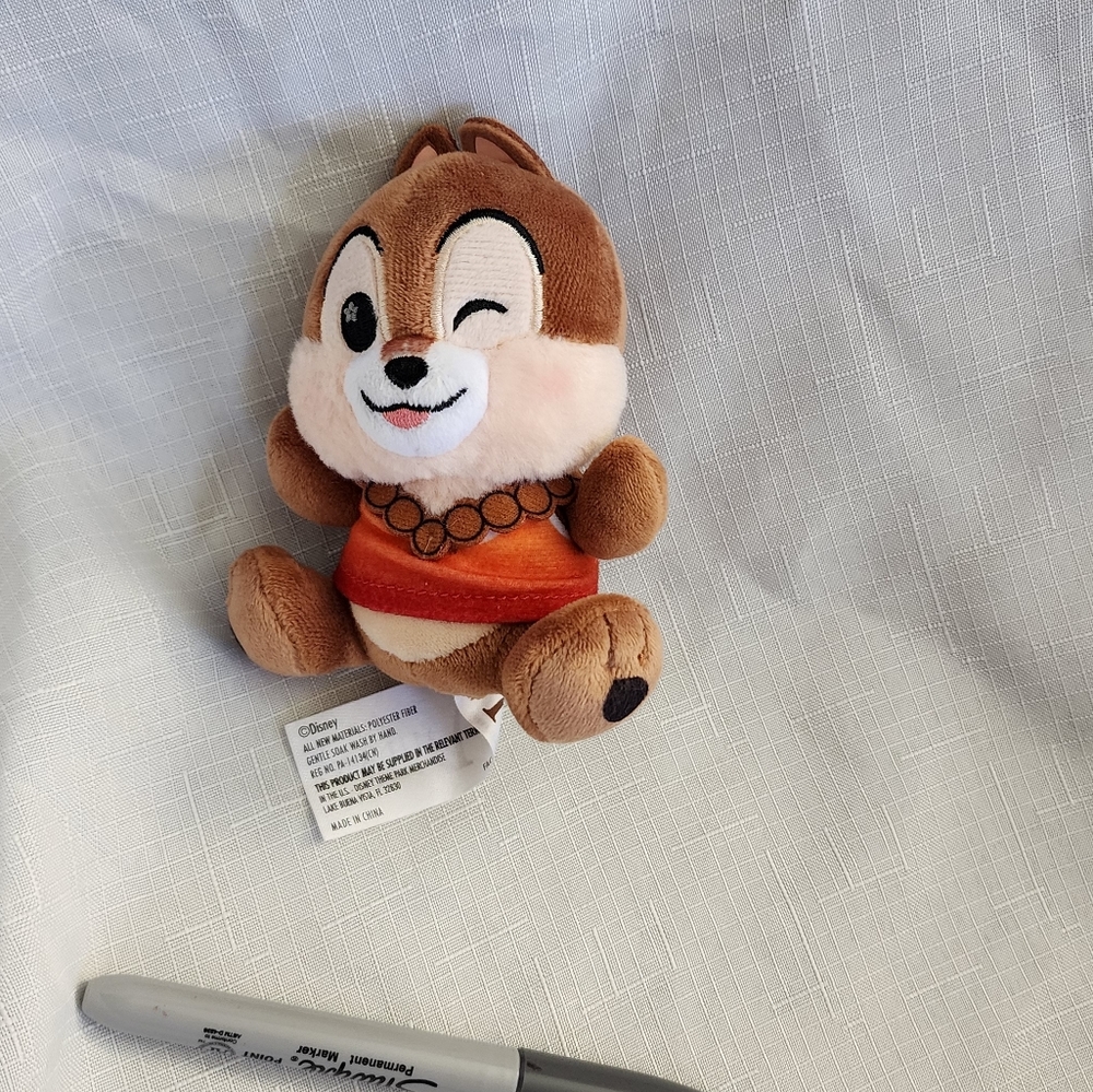 🌴 Aulani Merch ☆ Chip Winking Lei Mini plush 🌴